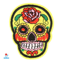 Antsiuvas medžiaginis Skull Yellow; 7.5x5.5cm