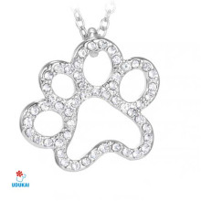 Kaklo pakabukas Šuniuko pėdutė balta; 25x21mm