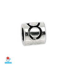 Karoliukas metalinis tunelis zodiako ženklas Jautis; 8x11mm