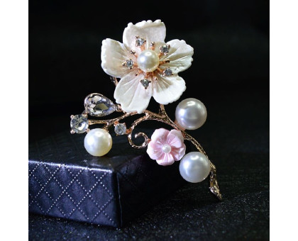 Segė Pearl White puokštė; 4.5x6.5cm