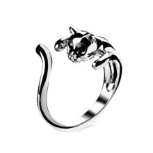 Žiedas Katė juodom akytėm; universalaus dydžio